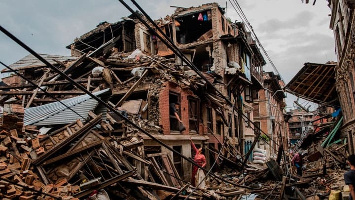 Número de muertos tras terremoto en Nepal supera los 6 mil ...