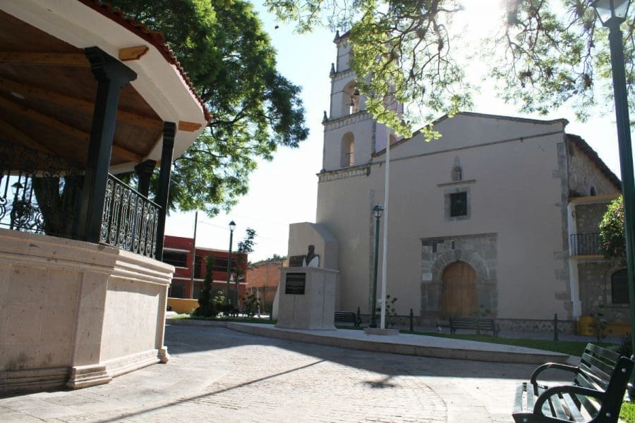 Carlos Herrera y Silvano Aureoles inauguran la renovada imagen de