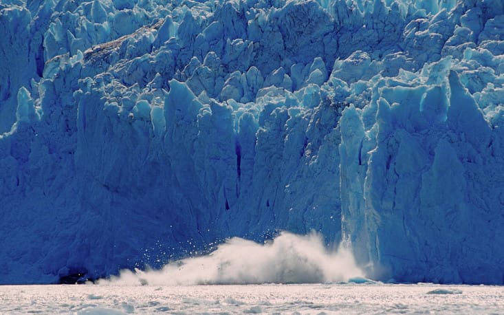 VIDEO: El momento en que enormes bloques de hielo se desprenden de un ...
